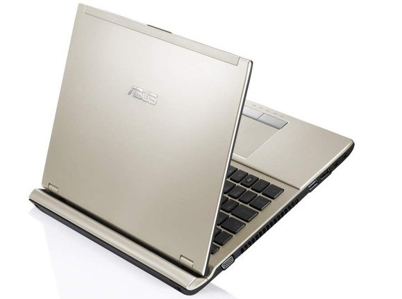 Asus U46 ultra-skinny 14 inch notebook runs wild on the streets of the UK