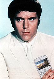 Blackberry Bold available in white, Marty Hopkirk well chuffed