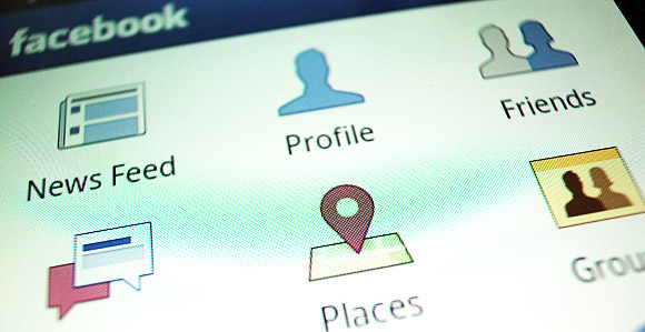 Facebook for Android app adds Places for extra stalkability