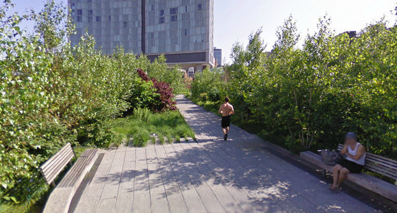 Google Street View invites users to take a walk in the park