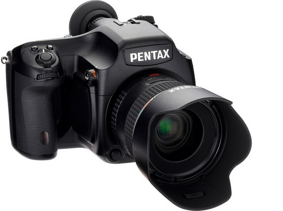 Pentax 645D lauded as Camera of The Year at Camera GP Japan 2011 Awards