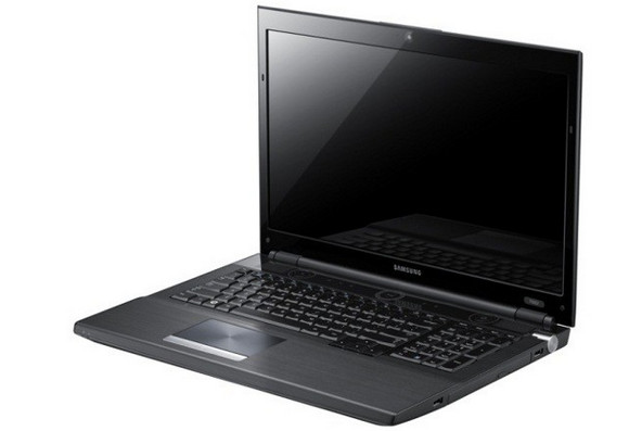 Humongous Samsung Series 7 700G7A gaming laptops cranks up the fragging power