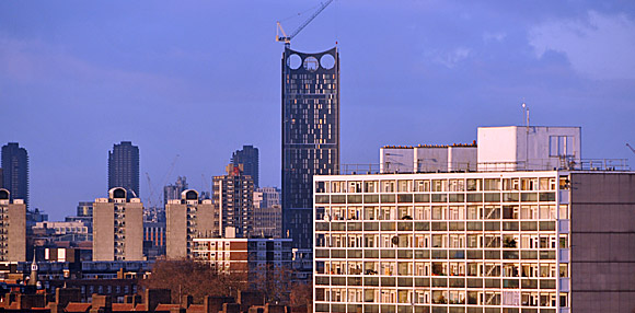 London Razor - high tech skyscraper with built in turbines