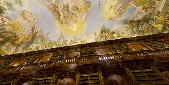 World's largest photo: a 360 degree panorama of a Czech library