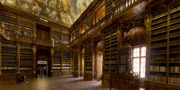 World's largest photo: a 360 degree panorama of a Czech library