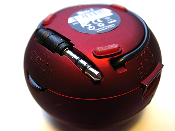 XMI X-mini II capsule mini speaker impresses with a big sound