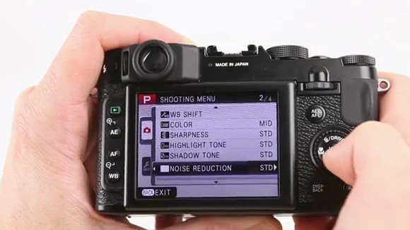 Sporting deliciously old-school retro looks that give it that 1960s street-shooter look, Fujifilm’s X10 enthusiast compact camera has just had an early hands on preview from the folks at DPReview....