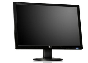 It doesn’t seem that long ago that 24″ TFT monitors were the sole preserve of goatee-wielding designers swivelling on Aeron chairs in stylish studios, but with monitor prices continuing to...