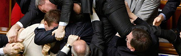Fight! Industry reacts angrily to Steve Jobs’ rant, RIM lets rip After Apple CEO Steve Jobs decided to put the boot into the likes of Google, app maker TweetDeck, HTC, Motorola, and Research In Motion at his company’s Q4 conference call,...
