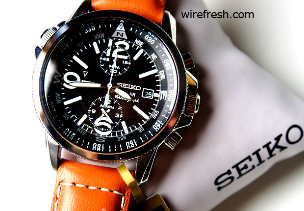 Seiko SSC081 solar chronograph watch cuts the WW2 fighter pilot look