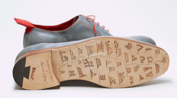Brit artist creates a pair of wonderful GPS-enabled shoes to guide you to your destination