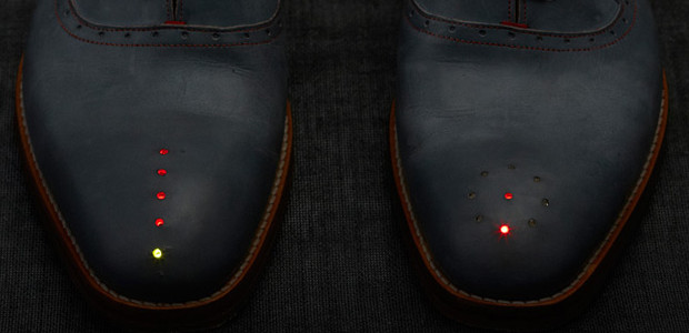 Brit artist creates a pair of wonderful GPS-enabled shoes to guide you to your destination