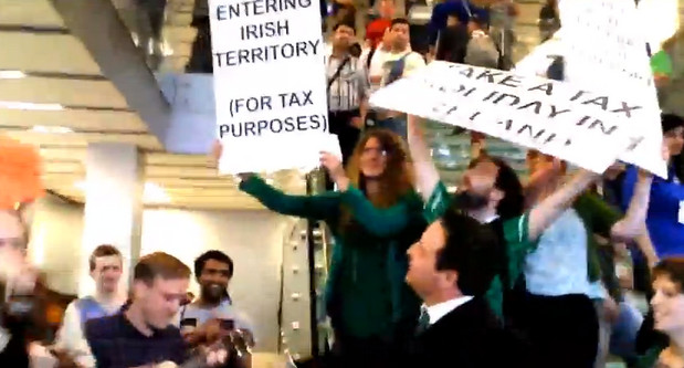 London flashmob targets Apple's London store in protest at the company's tax avoidance policies
