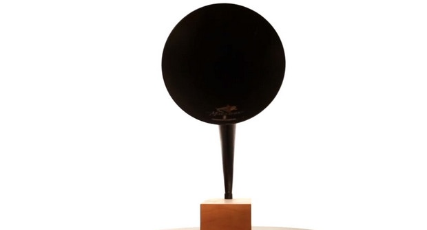 Gramovox Bluetooth gramophone horn goes beyond retro