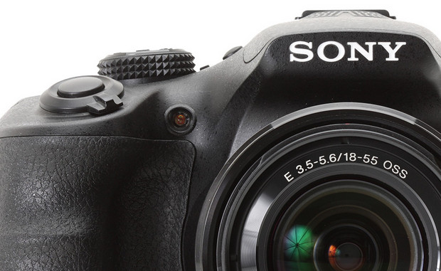 Sony throws down the A3000, a 20MP APS-C mirrorless snapper with 18-55m zoom lens for just $399