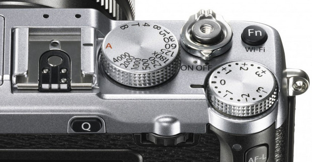 Fujifilm X-E2 compact system camera packs the retro looks with 16.3MP APS-C  sensor