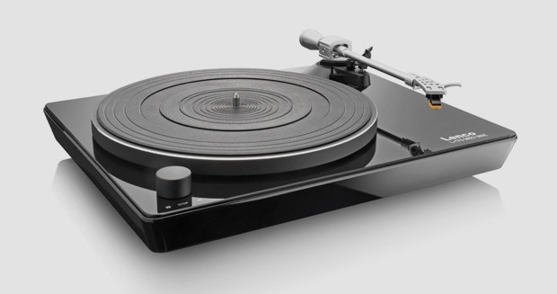 Lenco L-175 USB turntable serves up retro vinyl styling with USB port