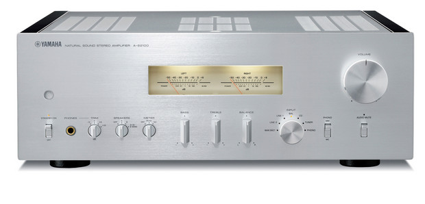 Yamaha S2100 CD/amp separates set the retro controls for 1970 and look a treat.