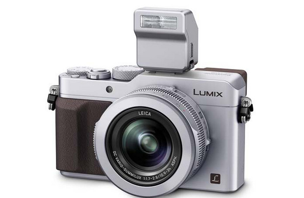 Panasonic Lumix LX100 fixed lens Micro Four Thirds camera comes with 24-75mm F1.7-F2.8 Leica lens