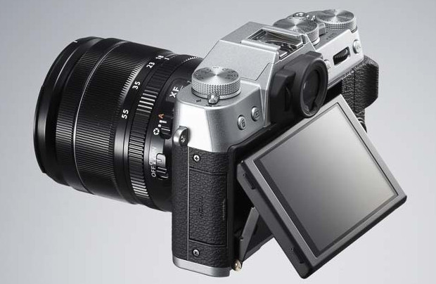 Fujifilm X-T10 compact system camera packs APS sensor and luscious retro styling