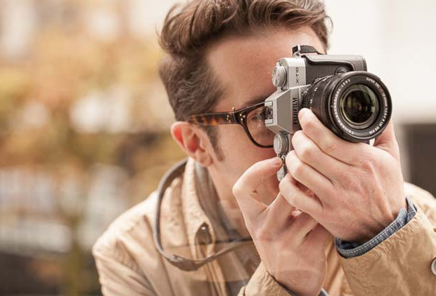 Fujifilm X-T10 compact system camera packs APS sensor and luscious retro styling