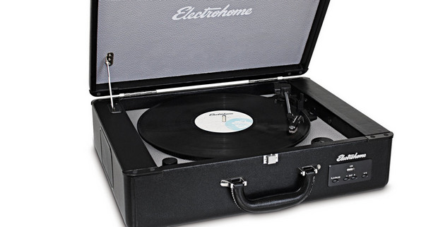 Go extra retro hipster with the Electrohome's Archer vinyl record player in a suitcase