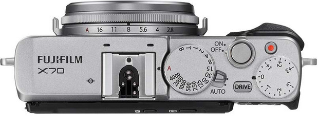 Fujifilm X70 premium compact camera goes for Ricoh GR's street shooting crown