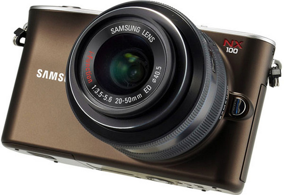 Samsung NX100 mirrorless, high quality, compact=