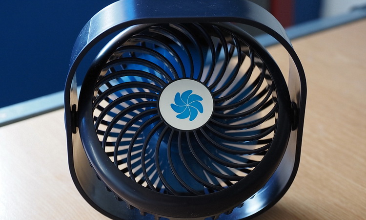 Looking for a powerful USB-powered desk fan for home/office use? Here's our fave!